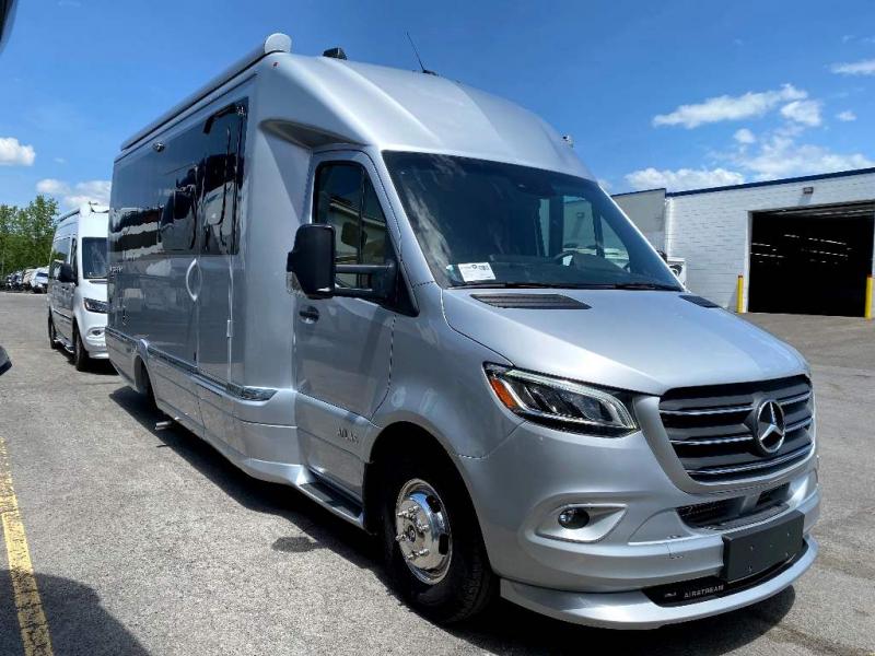2022 Airstream ATLAS MURPHY SUITE 2022 Airstream ATLAS MURPHY SUITE