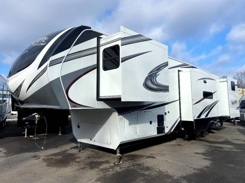 2023 Grand Design RV SOLITUDE S-CLASS 3740BH 2023 Grand Design RV SOLITUDE S-CLASS 3740BH