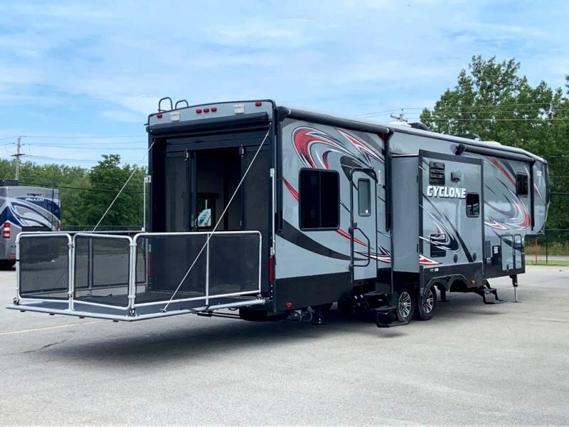2014 Heartland RV CYCLONE 3110 2014 Heartland RV CYCLONE 3110