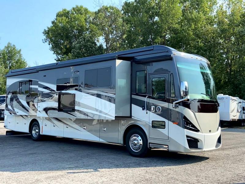 2021 Tiffin Motorhomes PHAETON 40 IH 2021 Tiffin Motorhomes PHAETON 40 IH