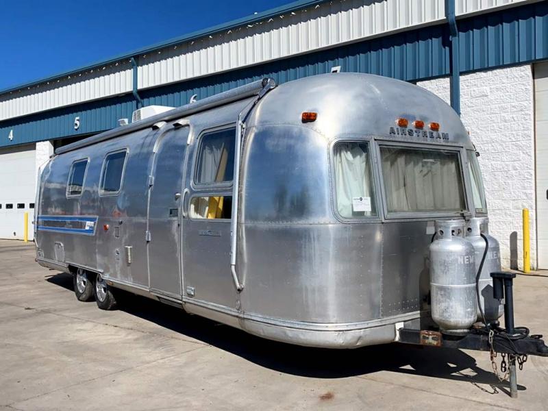 1973 Airstream INTERNATIONAL SOVERIGN TWIN LAND YACHT 1973 Airstream INTERNATIONAL SOVERIGN TWIN LAND YACHT