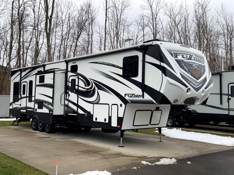 2015 Keystone RV FUZION 390 2015 Keystone RV FUZION 390