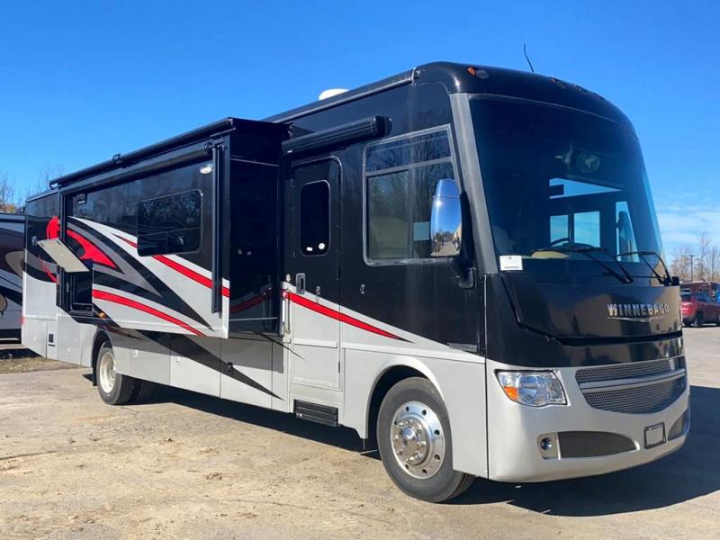 2015 Winnebago ADVENTURER 38Q 2015 Winnebago ADVENTURER 38Q