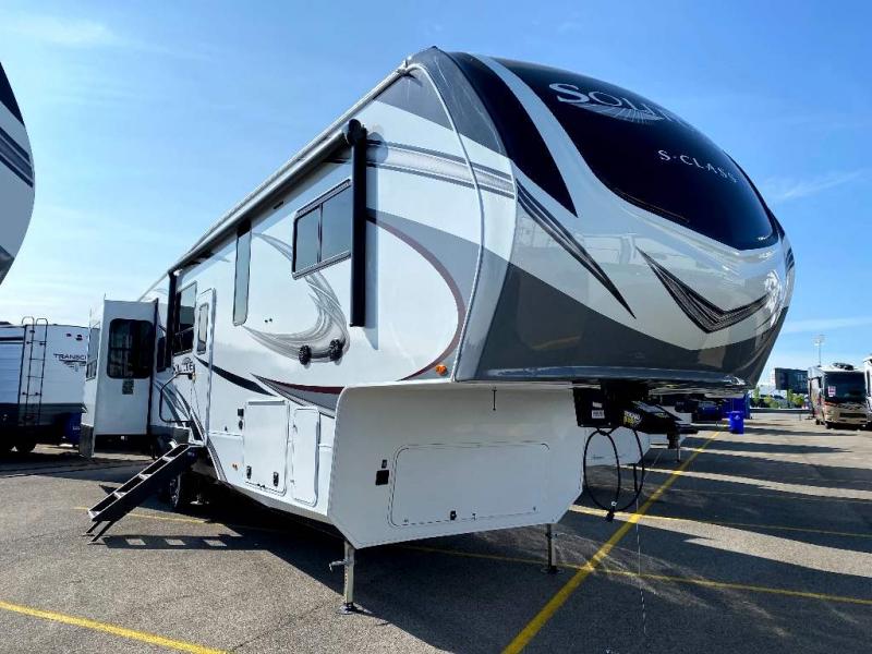2022 Grand Design RV SOLITUDE S-CLASS 3330RE 2022 Grand Design RV SOLITUDE S-CLASS 3330RE