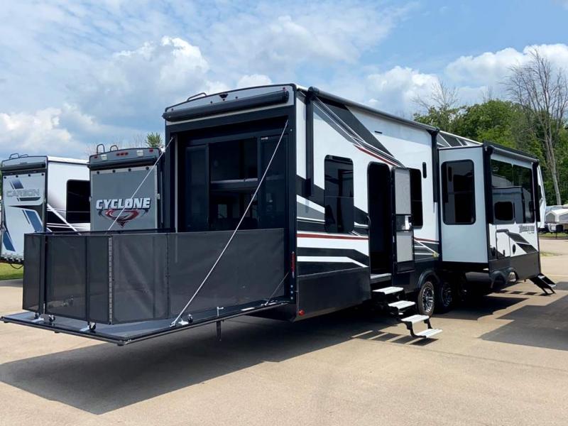 2022 Grand Design RV MOMENTUM M-CLASS 395MS 2022 Grand Design RV MOMENTUM M-CLASS 395MS
