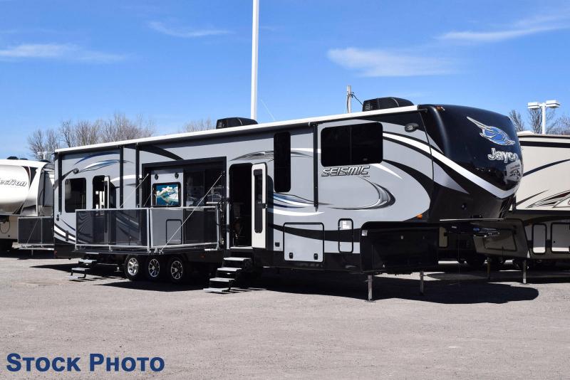 2016 Jayco SEISMIC 4212 2016 Jayco SEISMIC 4212