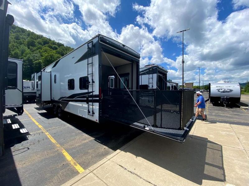 2022 Grand Design RV MOMENTUM G-CLASS 350G 2022 Grand Design RV MOMENTUM G-CLASS 350G