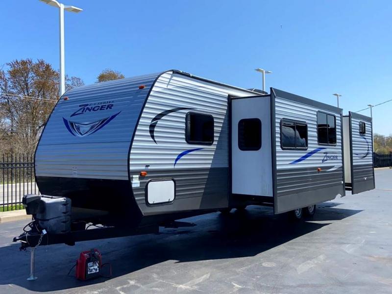 2017 CROSSROADS RV ZINGER 33SB 2017 CROSSROADS RV ZINGER 33SB