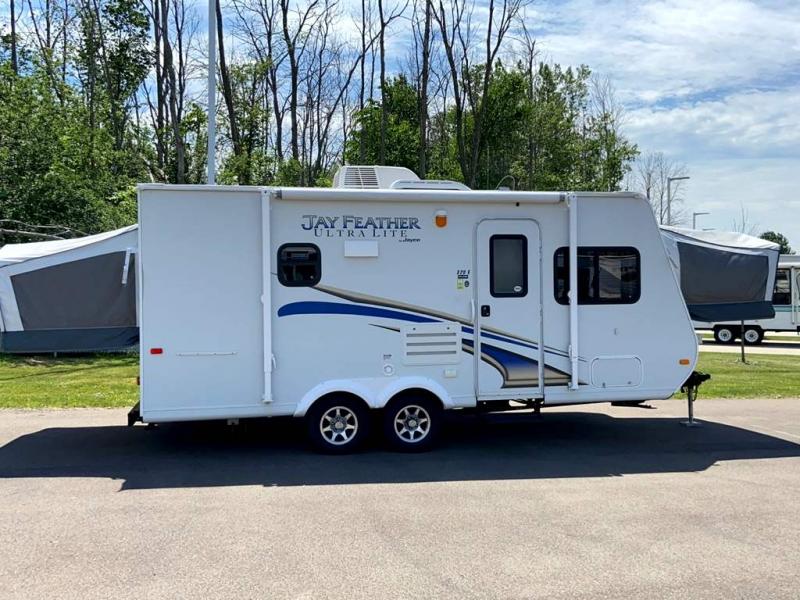 2012 Jayco JAY FEATHER ULTRA LITE 20E 2012 Jayco JAY FEATHER ULTRA LITE 20E