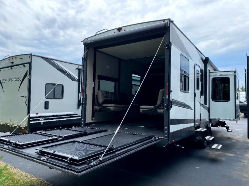 2022 Grand Design RV MOMENTUM G-CLASS 31G 2022 Grand Design RV MOMENTUM G-CLASS 31G