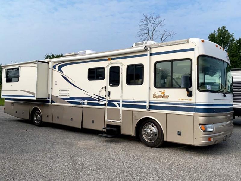 2002 Fleetwood RV BOUNDER 39R 2002 Fleetwood RV BOUNDER 39R