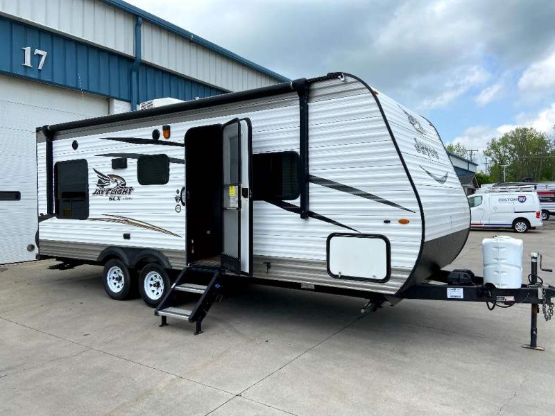 2017 Jayco JAY FLIGHT SLX 212QBW 2017 Jayco JAY FLIGHT SLX 212QBW