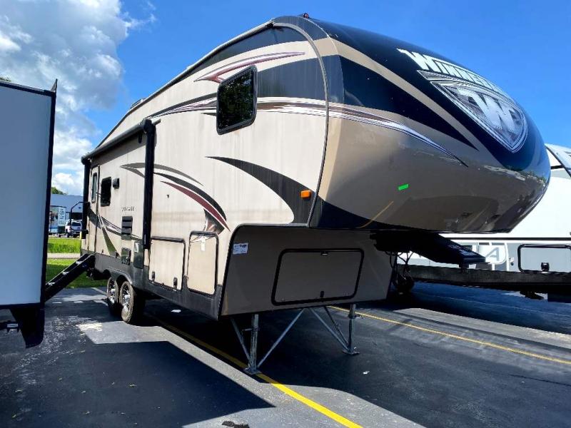 2016 Winnebago VOYAGE 27RLS 2016 Winnebago VOYAGE 27RLS