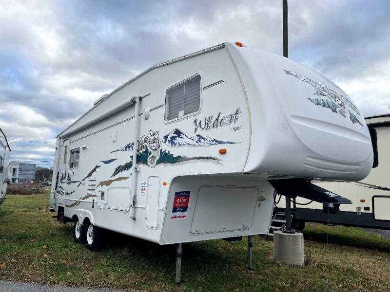 2005 Forest River WILDCAT 27RL 2005 Forest River WILDCAT 27RL