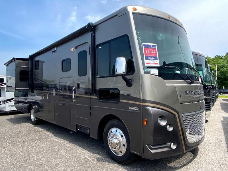 2022 Winnebago ADVENTURER 35F 2022 Winnebago ADVENTURER 35F