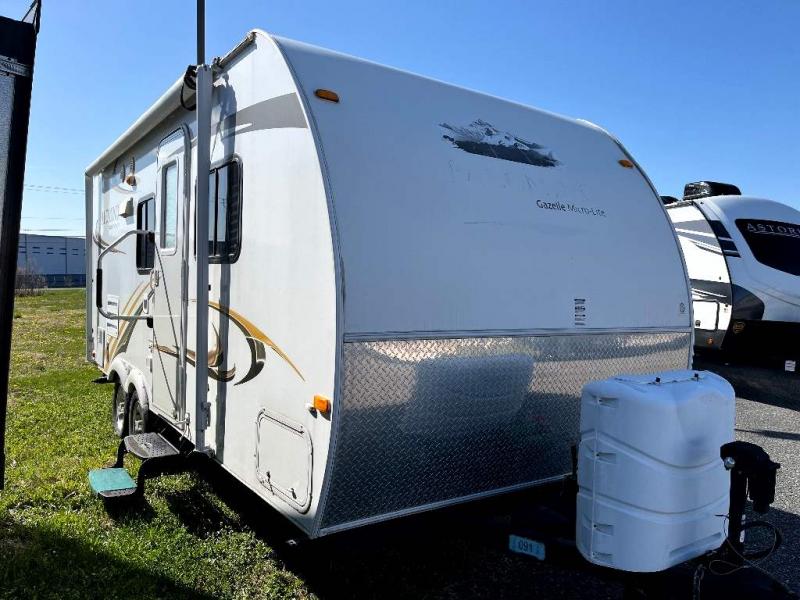 2011 Palomino GAZELLE G-215 2011 Palomino GAZELLE G-215