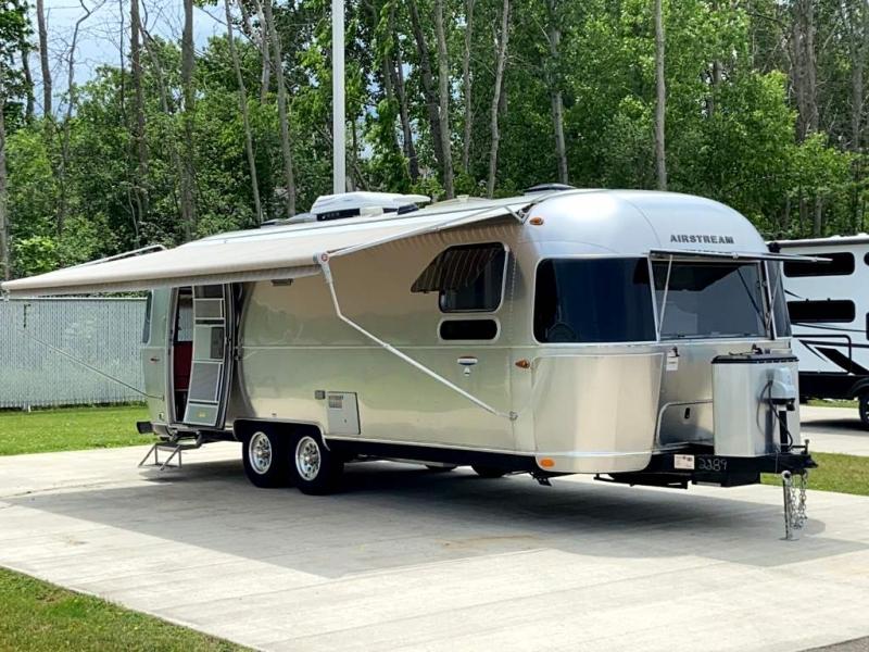 2018 Airstream INTERNATIONAL SERENITY 27FB 2018 Airstream INTERNATIONAL SERENITY 27FB