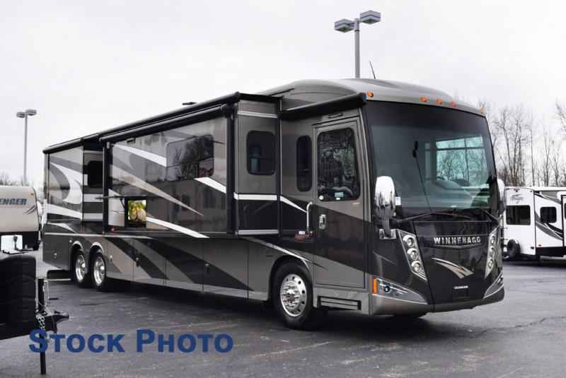 2015 Winnebago TOUR 42QD 2015 Winnebago TOUR 42QD