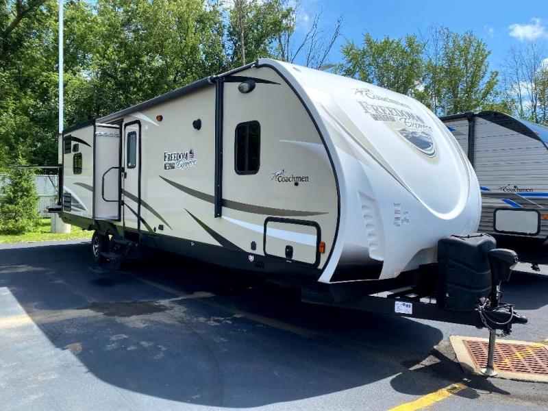 2018 Coachmen FREEDOM EXPRESS 320BHDS 2018 Coachmen FREEDOM EXPRESS 320BHDS