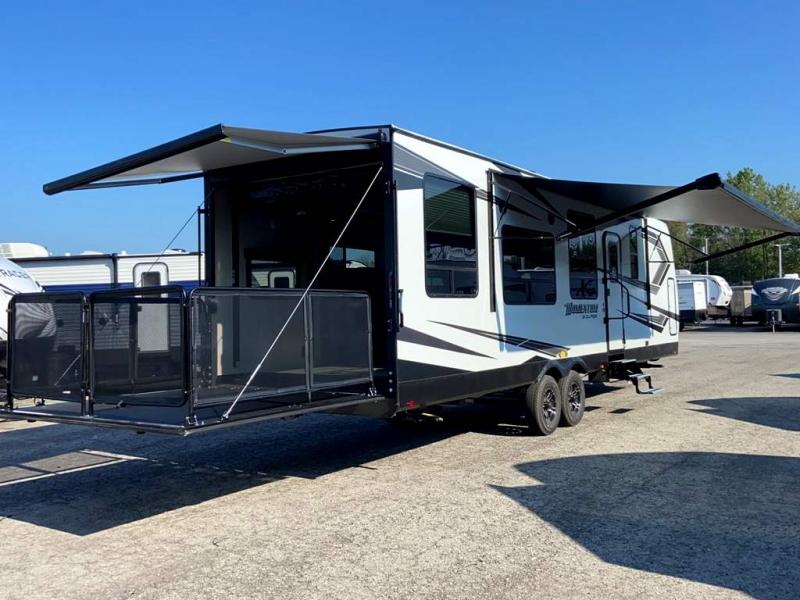 2022 Grand Design RV MOMENTUM G-CLASS 30G 2022 Grand Design RV MOMENTUM G-CLASS 30G