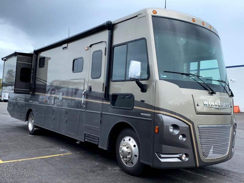 2022 Winnebago ADVENTURER 35F 2022 Winnebago ADVENTURER 35F
