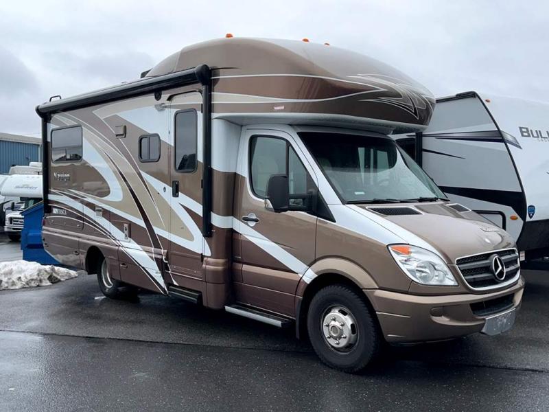 2012 Winnebago NAVION 24J 2012 Winnebago NAVION 24J