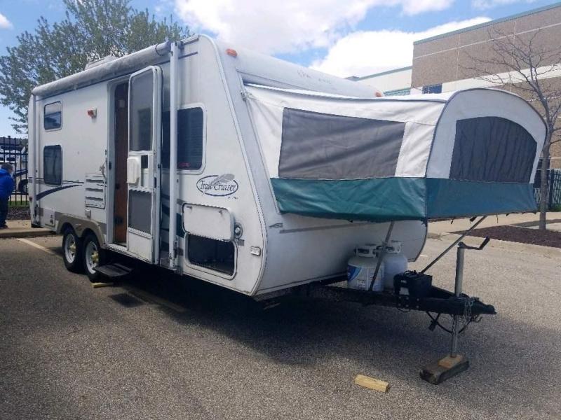 2004 Rvision Trailcruiser 21RBS - Sturtevant, WI - 13808B - Burlington RV Superstore 2004 Rvision Trailcruiser 21RBS - Sturtevant, WI - 13808B - Burlington RV Superstore