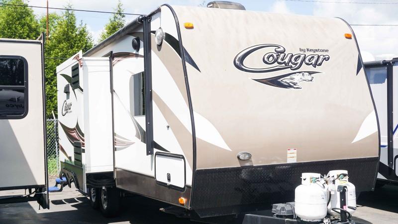 2015 Keystone Cougar Half-ton 22RBIWE - RV Show - T40421A 2015 Keystone Cougar Half-ton 22RBIWE - RV Show - T40421A