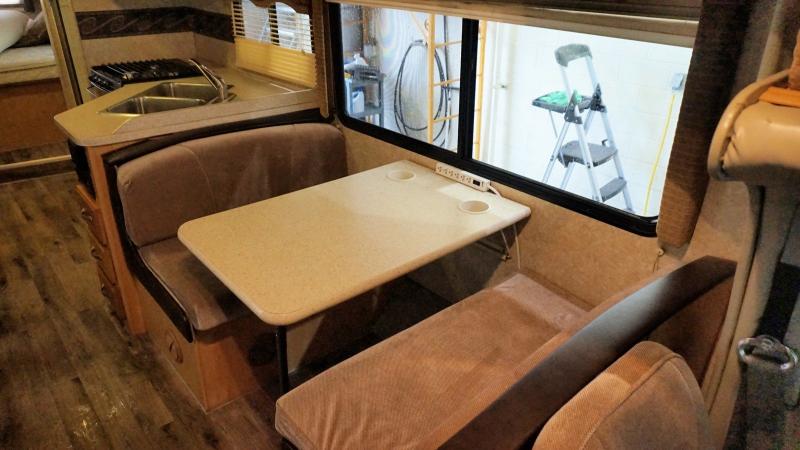 2009 Four Winds Chateau 28A - 12439A - Burlington RV Superstore 2009 Four Winds Chateau 28A - 12439A - Burlington RV Superstore