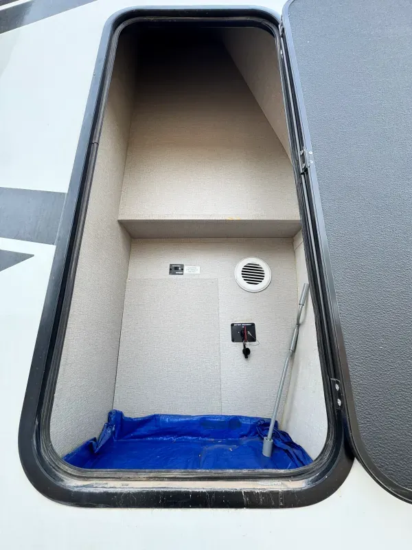 used Toy Haulers Grand Design RV Momentum G-Class for sale, in Tucson, AZ Thumbnail 14