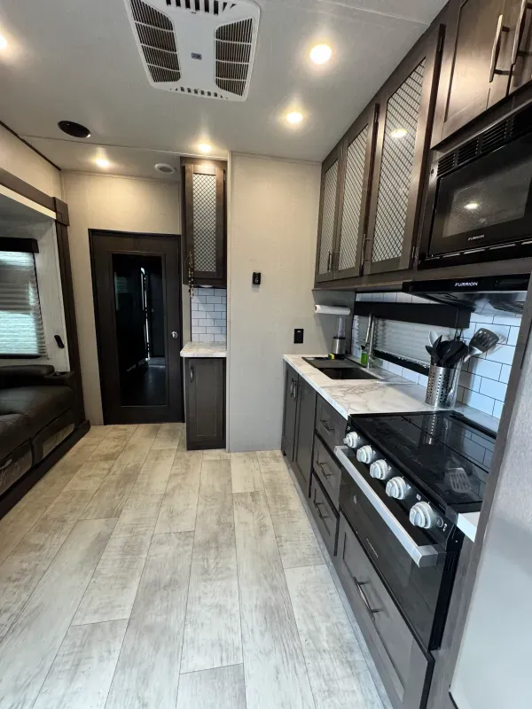 used Toy Haulers Grand Design RV Momentum G-Class for sale, in Tucson, AZ Thumbnail 5