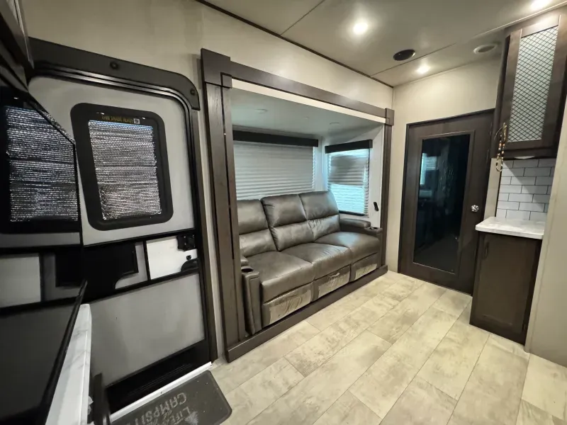 used Toy Haulers Grand Design RV Momentum G-Class for sale, in Tucson, AZ Thumbnail 4