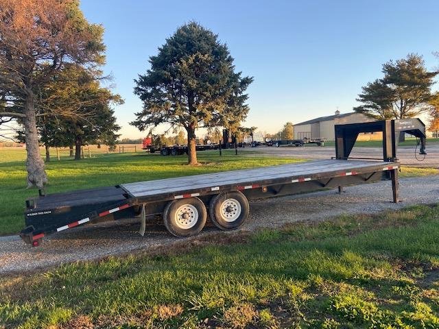 2005 Trailerman 20+5 Hired Hand Equipment Trailer 2005 Trailerman 20+5 Hired Hand Equipment Trailer