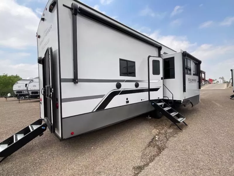 new Fifth Wheel Trailers Forest River Wildwood Heritage Glen for sale, in Laredo, TX Thumbnail 6