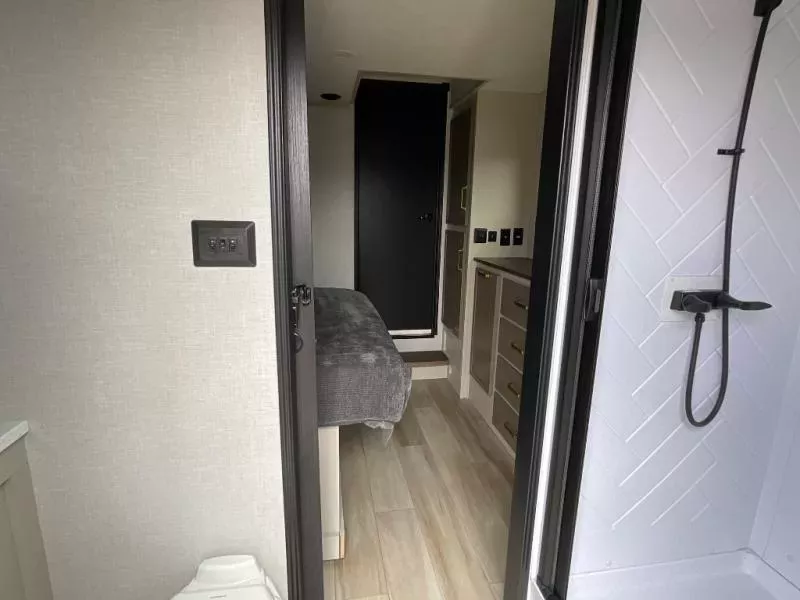new Fifth Wheel Trailers Forest River Wildwood Heritage Glen for sale, in Laredo, TX Thumbnail 41