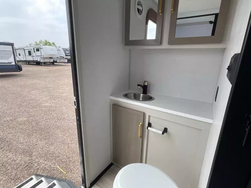 new Fifth Wheel Trailers Forest River Wildwood Heritage Glen for sale, in Laredo, TX Thumbnail 39