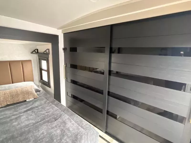 new Fifth Wheel Trailers Forest River Wildwood Heritage Glen for sale, in Laredo, TX Thumbnail 32