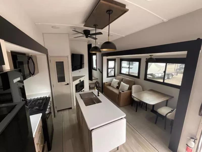 new Fifth Wheel Trailers Forest River Wildwood Heritage Glen for sale, in Laredo, TX Thumbnail 13