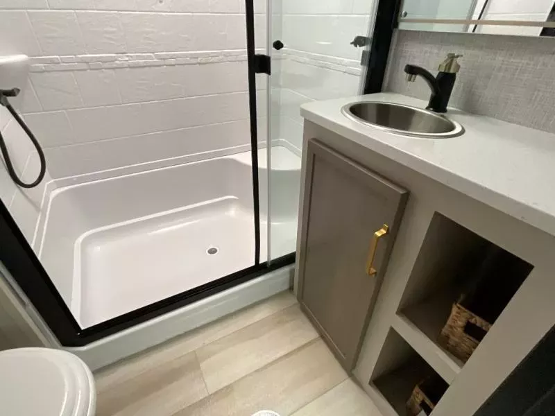 new Fifth Wheel Trailers Forest River Wildwood Heritage Glen for sale, in Laredo, TX Thumbnail 26