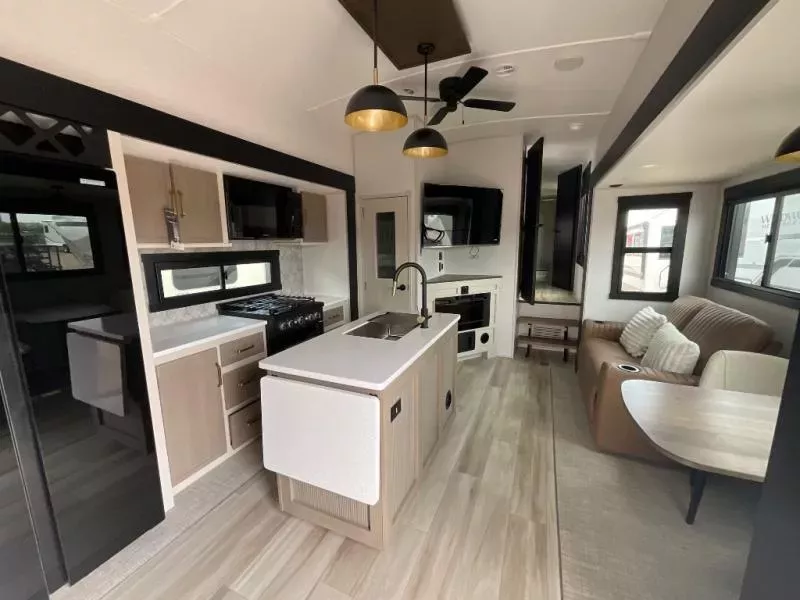 new Fifth Wheel Trailers Forest River Wildwood Heritage Glen for sale, in Laredo, TX Thumbnail 10