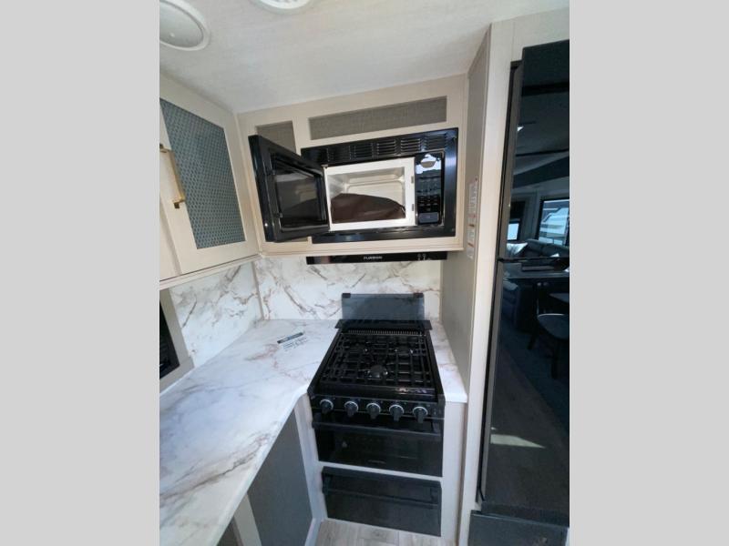 new Travel Trailers Forest River Wildwood Heritage Glen Hyper-Lyte for sale, in Laredo, TX Thumbnail 38