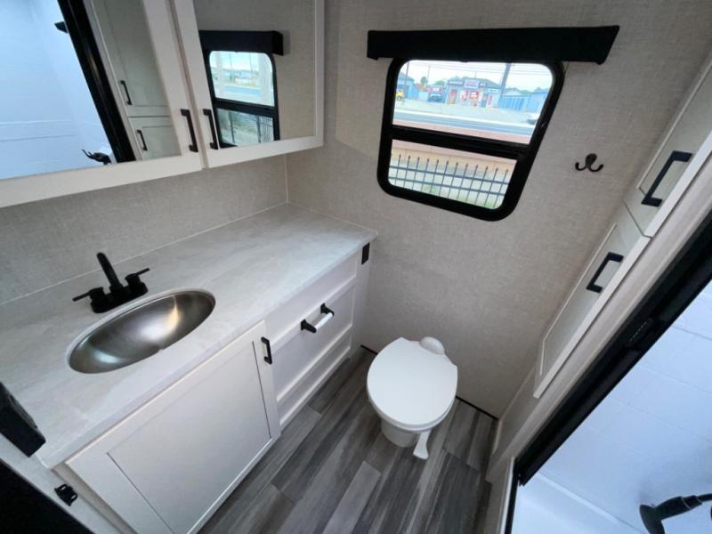 new Travel Trailers Jayco Jay Feather for sale, in Laredo, TX Thumbnail 32