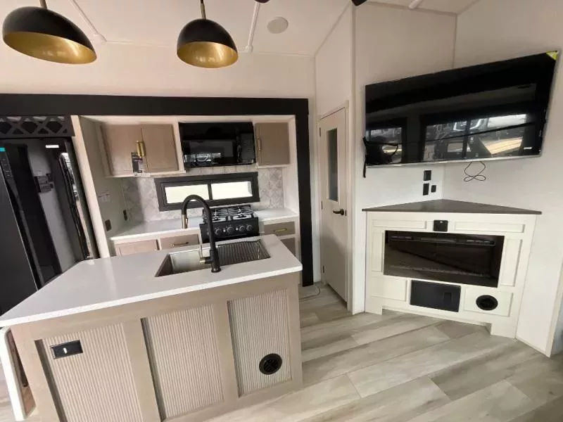 new Fifth Wheel Trailers Forest River Wildwood Heritage Glen for sale, in Laredo, TX Thumbnail 14
