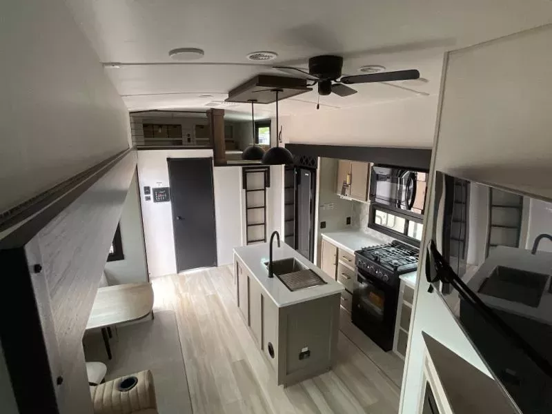 new Fifth Wheel Trailers Forest River Wildwood Heritage Glen for sale, in Laredo, TX Thumbnail 34