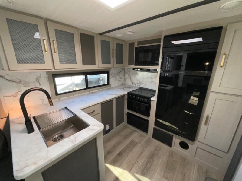 new Travel Trailers Forest River Wildwood Heritage Glen Hyper-Lyte for sale, in Laredo, TX Thumbnail 32