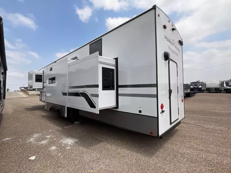 new Fifth Wheel Trailers Forest River Wildwood Heritage Glen for sale, in Laredo, TX Thumbnail 4