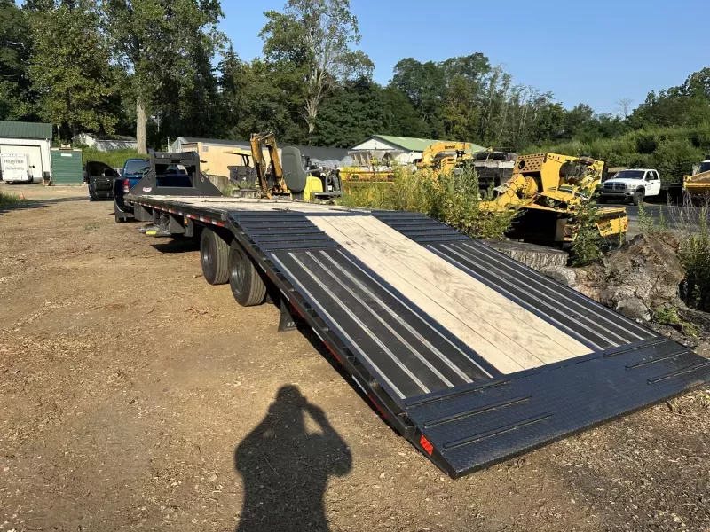 used Equipment / Flatbed Trailers Diamond C Trailers  for sale, in Belmar, NJ Thumbnail 2
