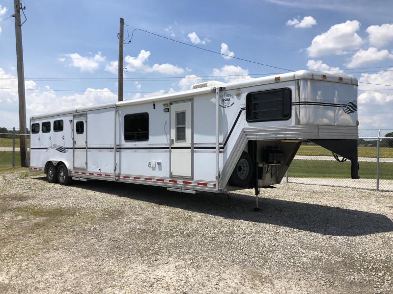 1999 Cato Classic 3 Horse slant w/ 15' Living Quarters 1999 Cato Classic 3 Horse slant w/ 15' Living Quarters