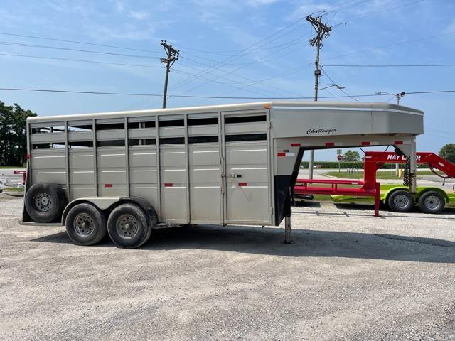 2007 Titan Trailers 16' gn Livestock Trailer 2007 Titan Trailers 16' gn Livestock Trailer