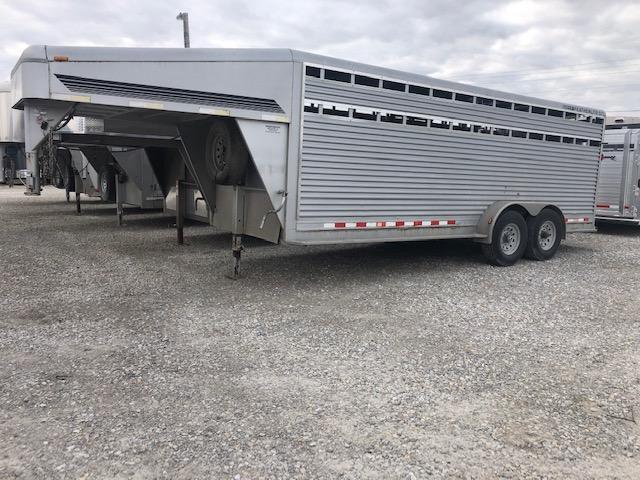 2004 Featherlite 720 Livestock Trailer 2004 Featherlite 720 Livestock Trailer